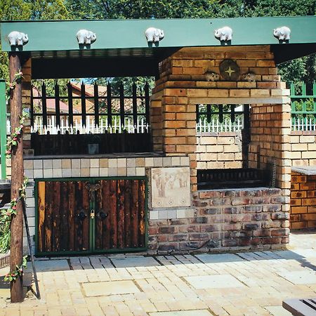 קלרקסדורפ African Elephant'S Den מראה חיצוני תמונה